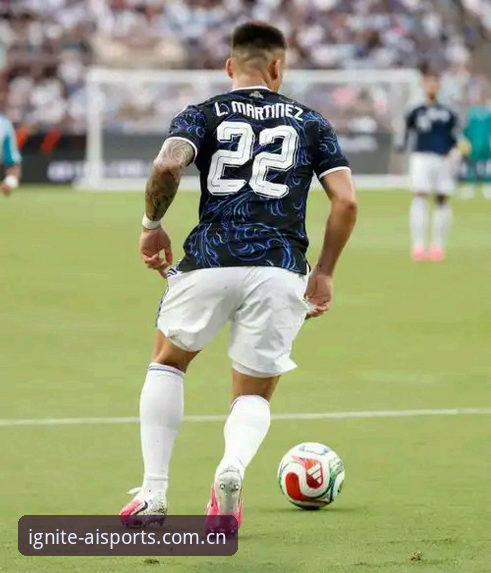 阿根廷2-0洪都拉斯最新动态：梅西缺阵，劳塔罗独挑大梁点射+脚后跟助攻刷屏